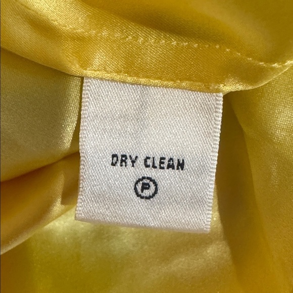 Lilly Pulitzer floral 100% silk vintage halter top. Size 4. - Picture 4 of 10